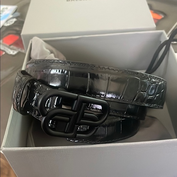 Balenciaga Black Belt with Sleek Design - Picture 1 of 3